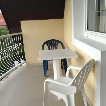 Vili Apartmanhaz Guest house *