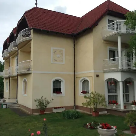 Apartmanhaz 3* Keszthely