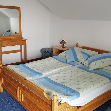 Guest house Vili Apartmanhaz Keszthely