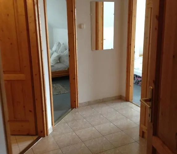 Apartmanhaz 게스트하우스 3*