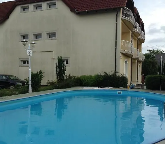 게스트하우스 Apartmanhaz 3*